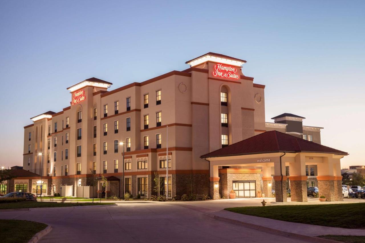 Hampton Inn & Suites West Des Moines Mill Civic Exterior photo